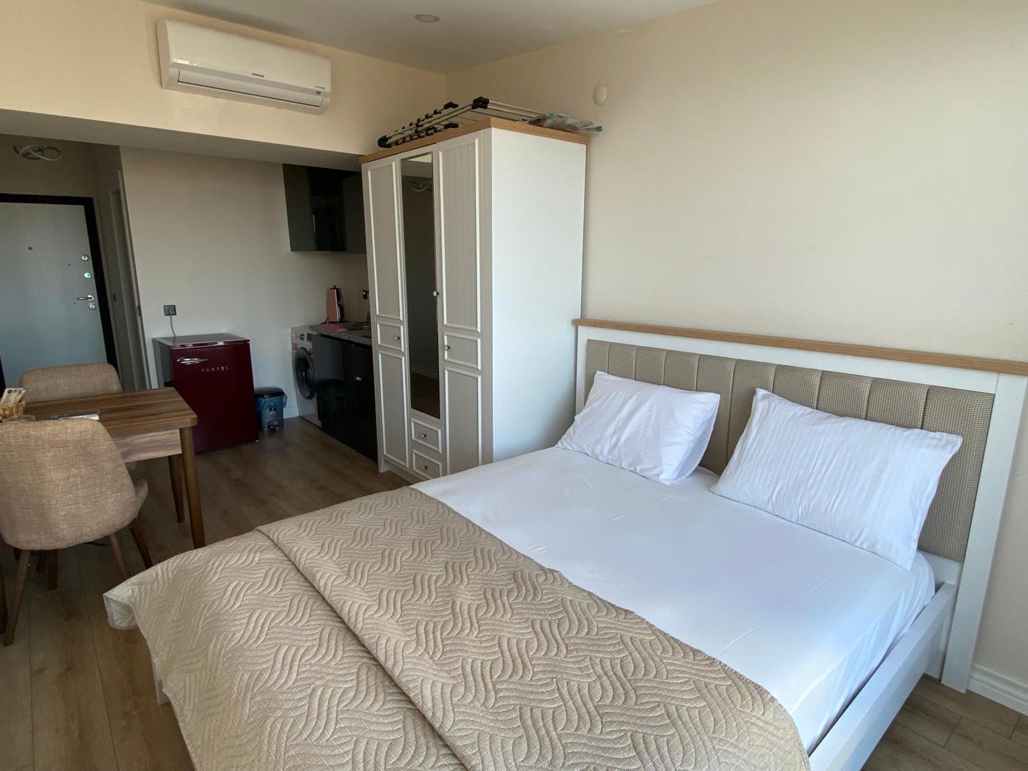 Royal Homes 702 Otel