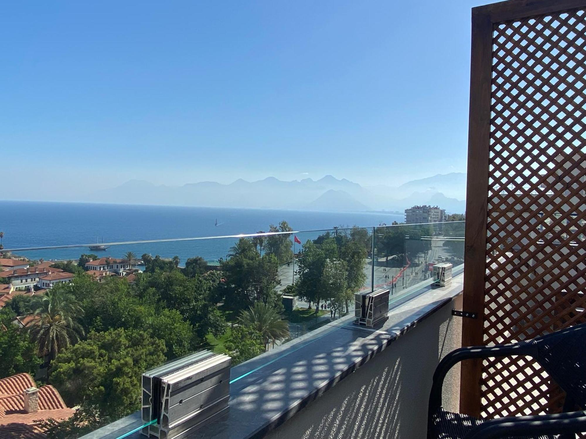 Otel Royal Homes 702 *